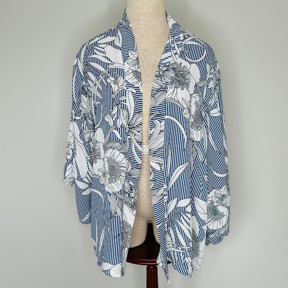 Akemi + Kin Anthropologie Savannah Blue White Floral Striped Kimono One Size S M